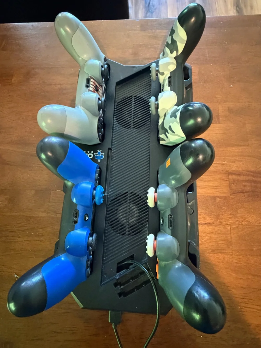 Ortz vertical stand for PlayStation 4, 4 Sony dual shock 4wireless controllers.